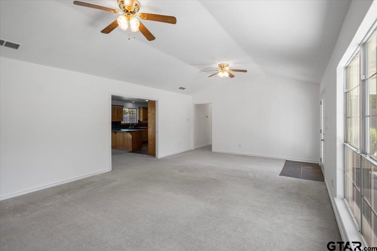 154 Private Road 1048