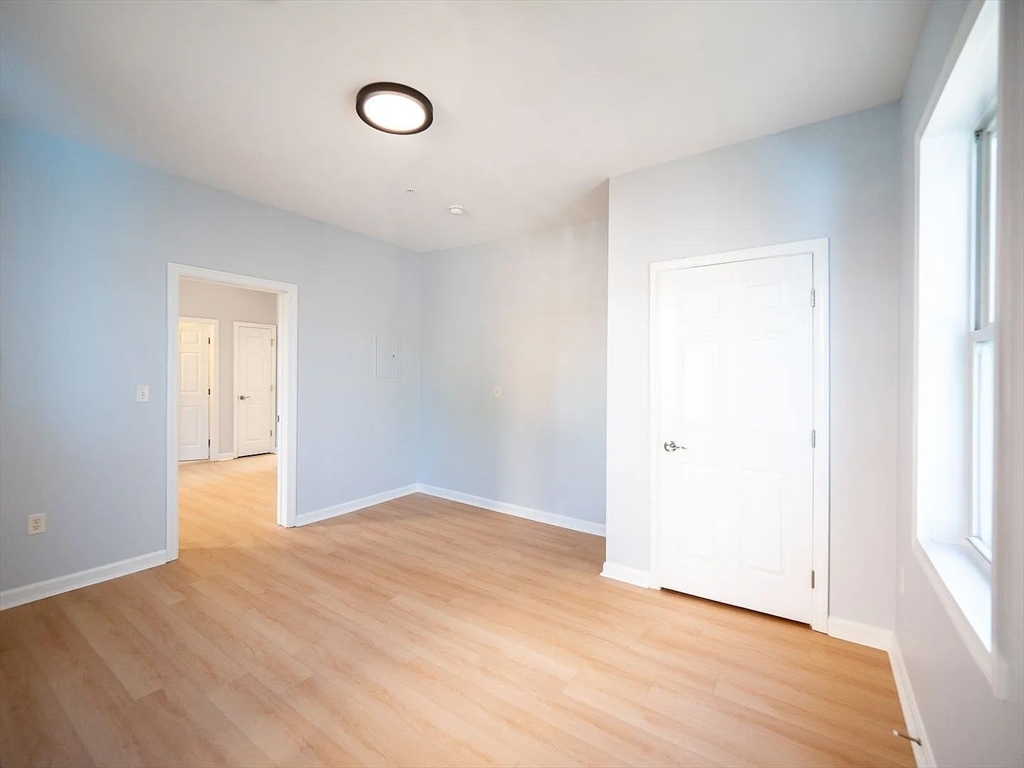 502 Somerville Ave Unit: 2