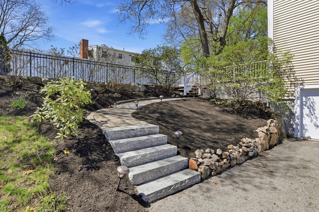23 Bellmore Rd