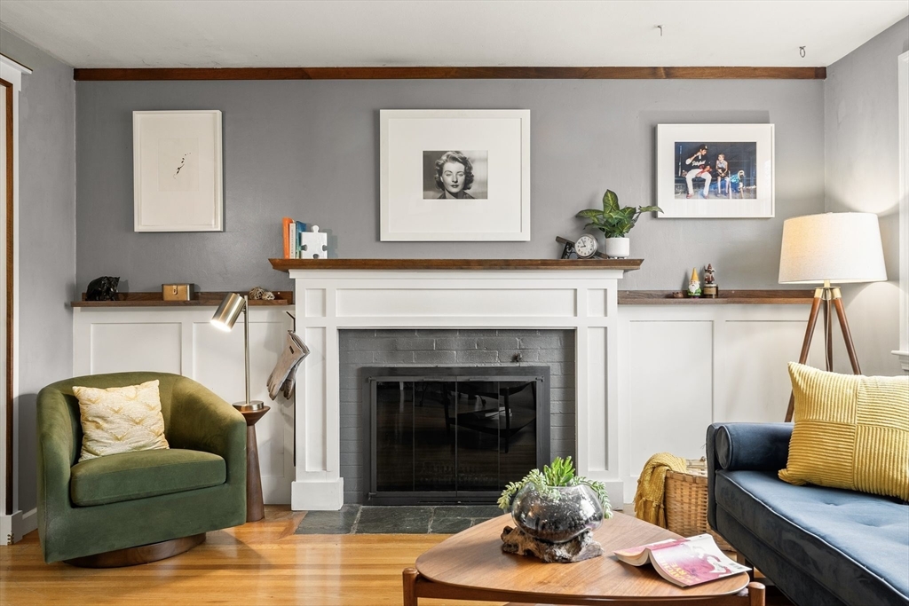 6 Van Brunt St