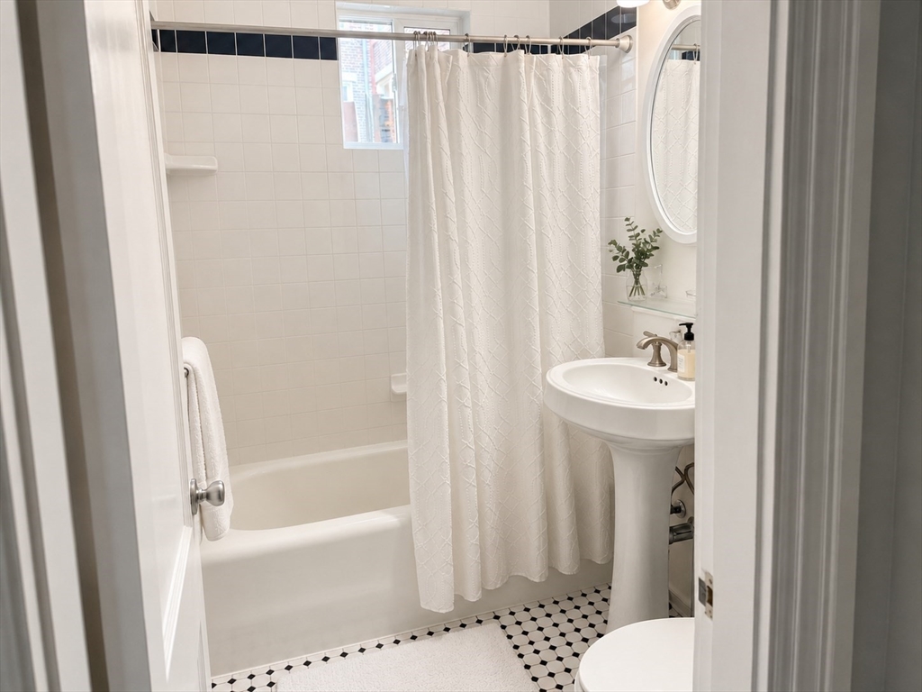 32 Summit Ave # 5