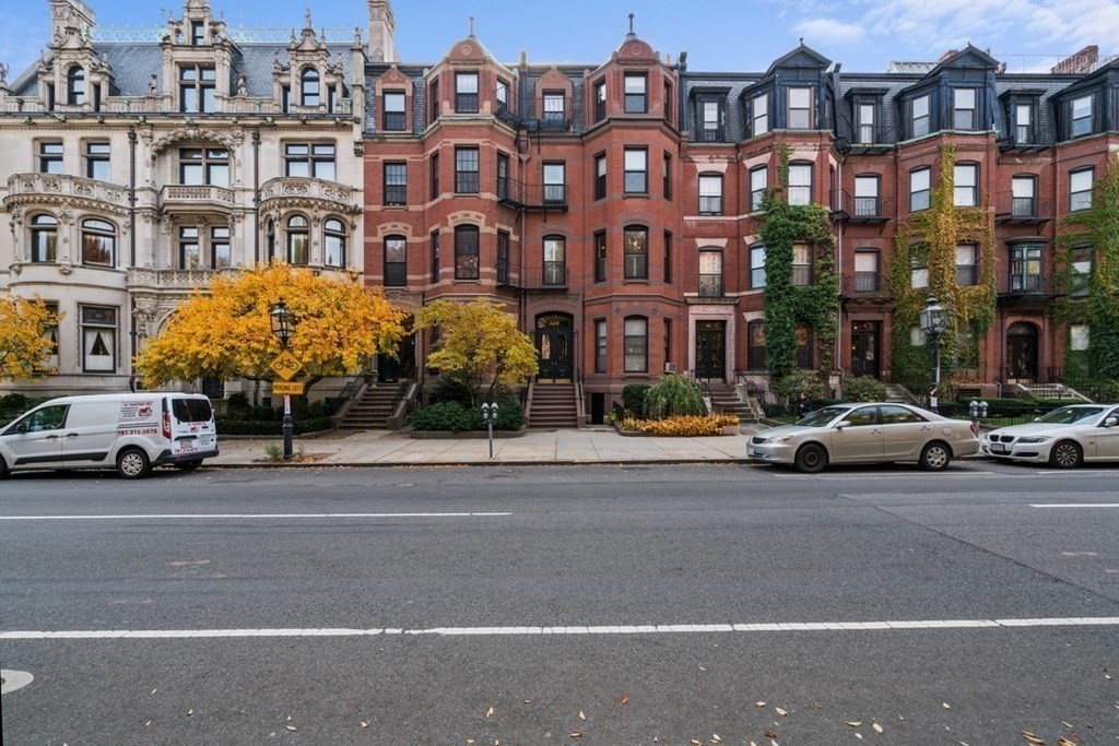 320 Commonwealth Ave # 21