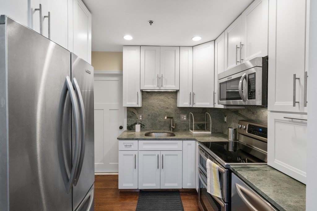 320 Commonwealth Ave # 21