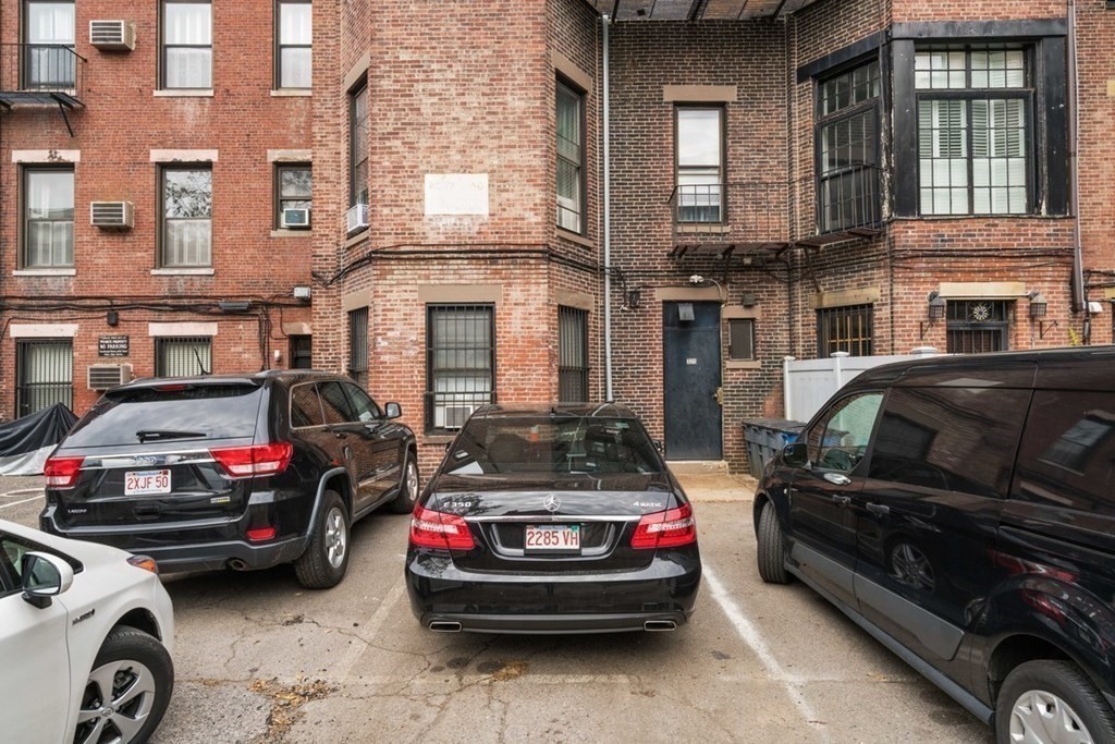 320 Commonwealth Ave # 21