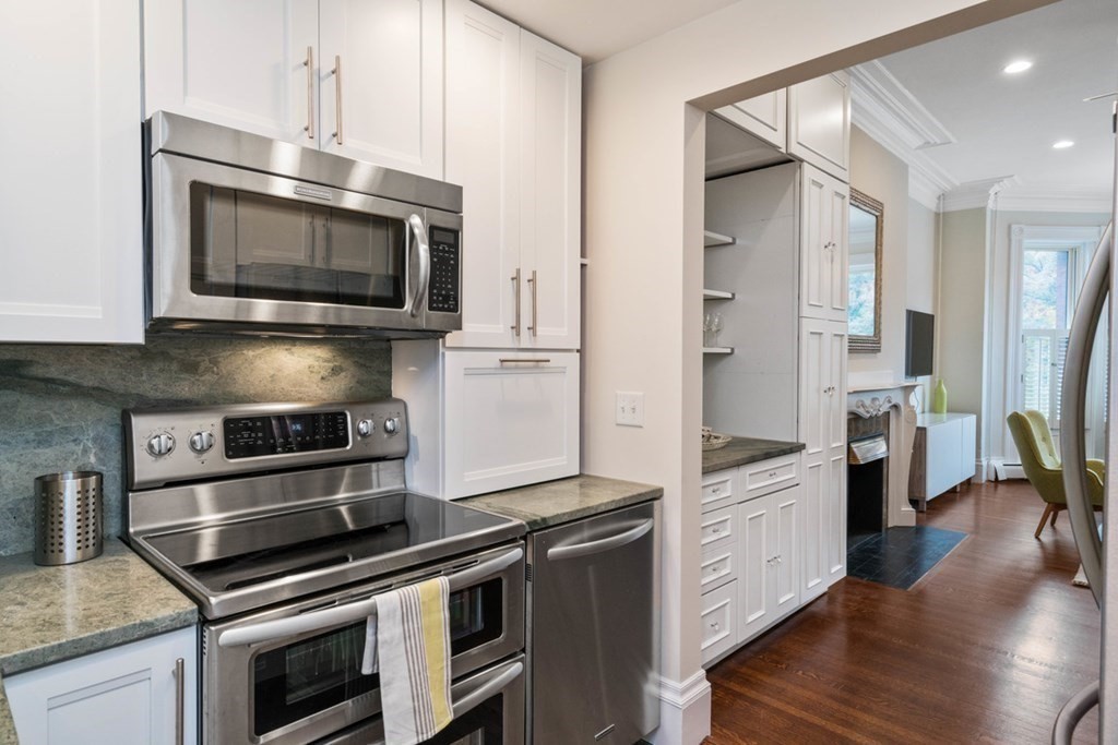 320 Commonwealth Ave # 21