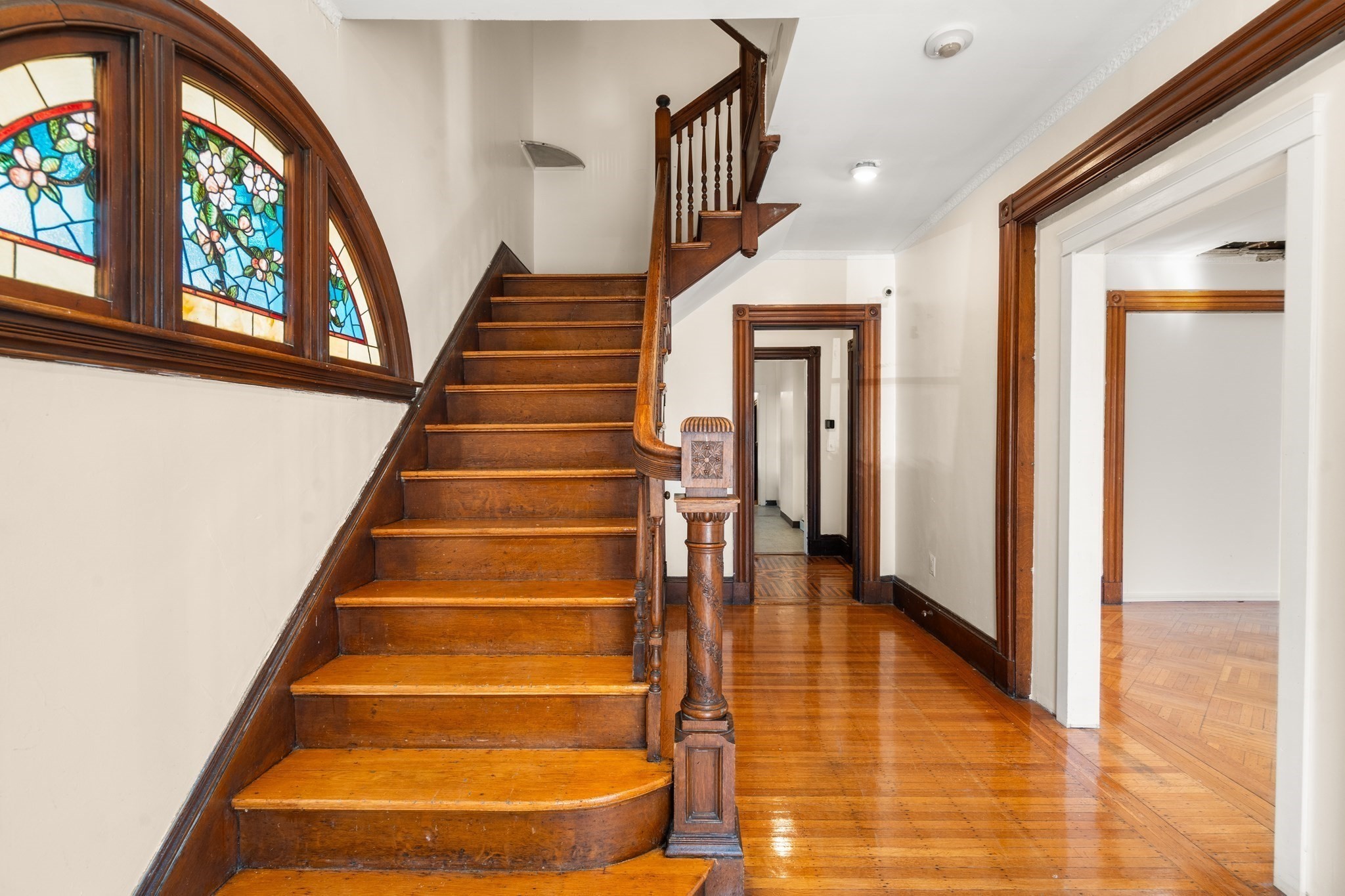 26 Lawrence Ave