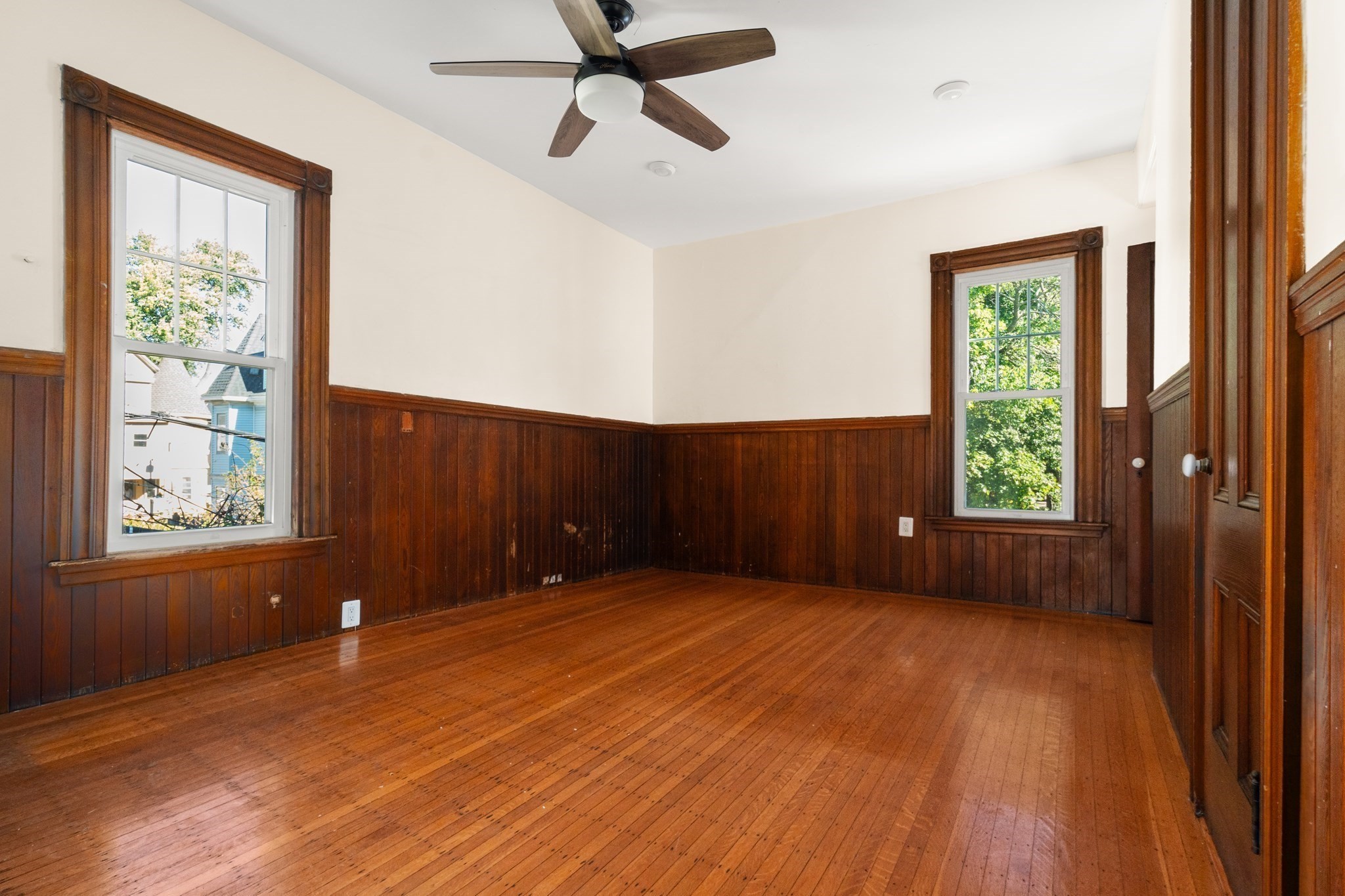 26 Lawrence Ave