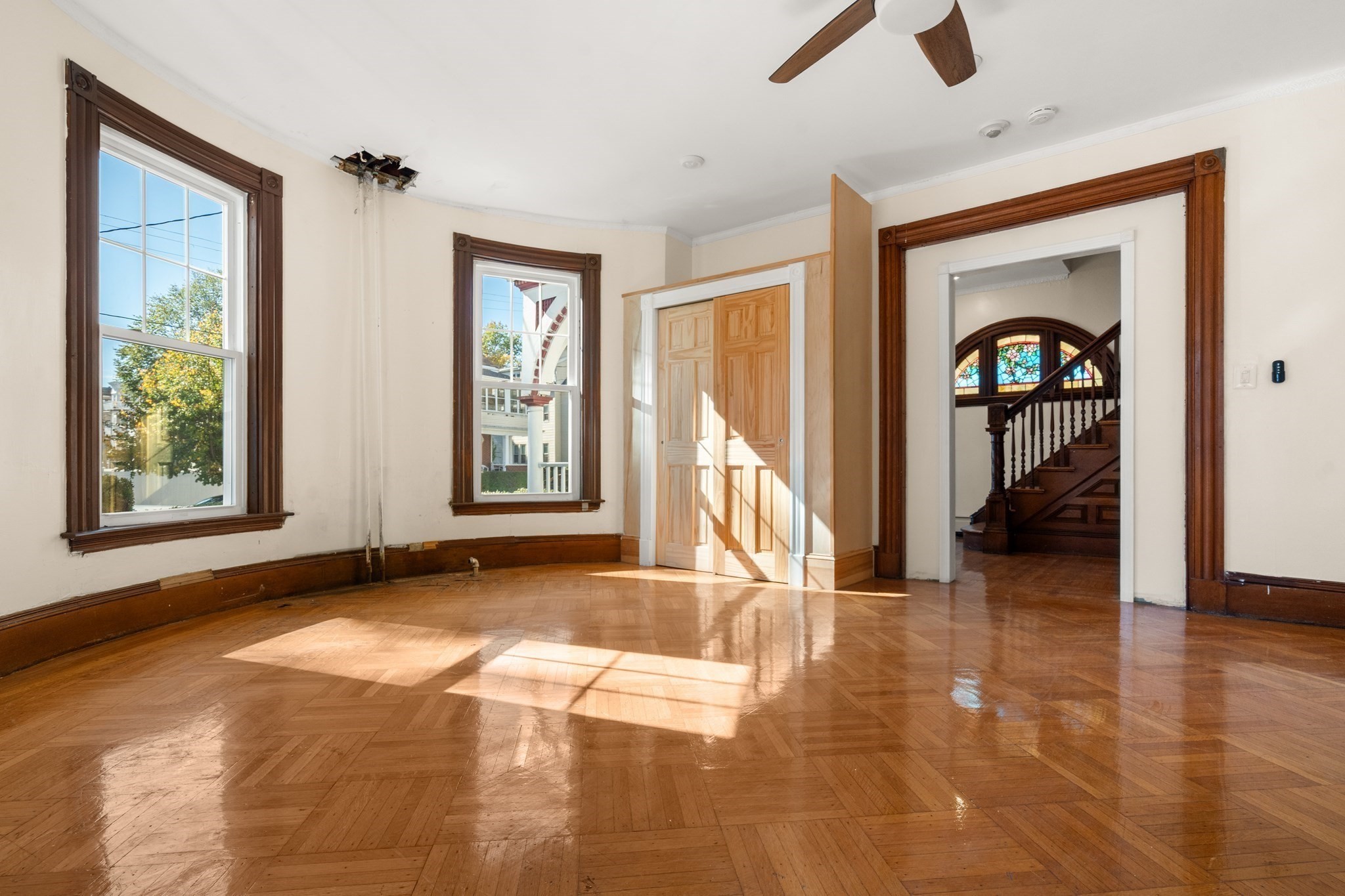 26 Lawrence Ave