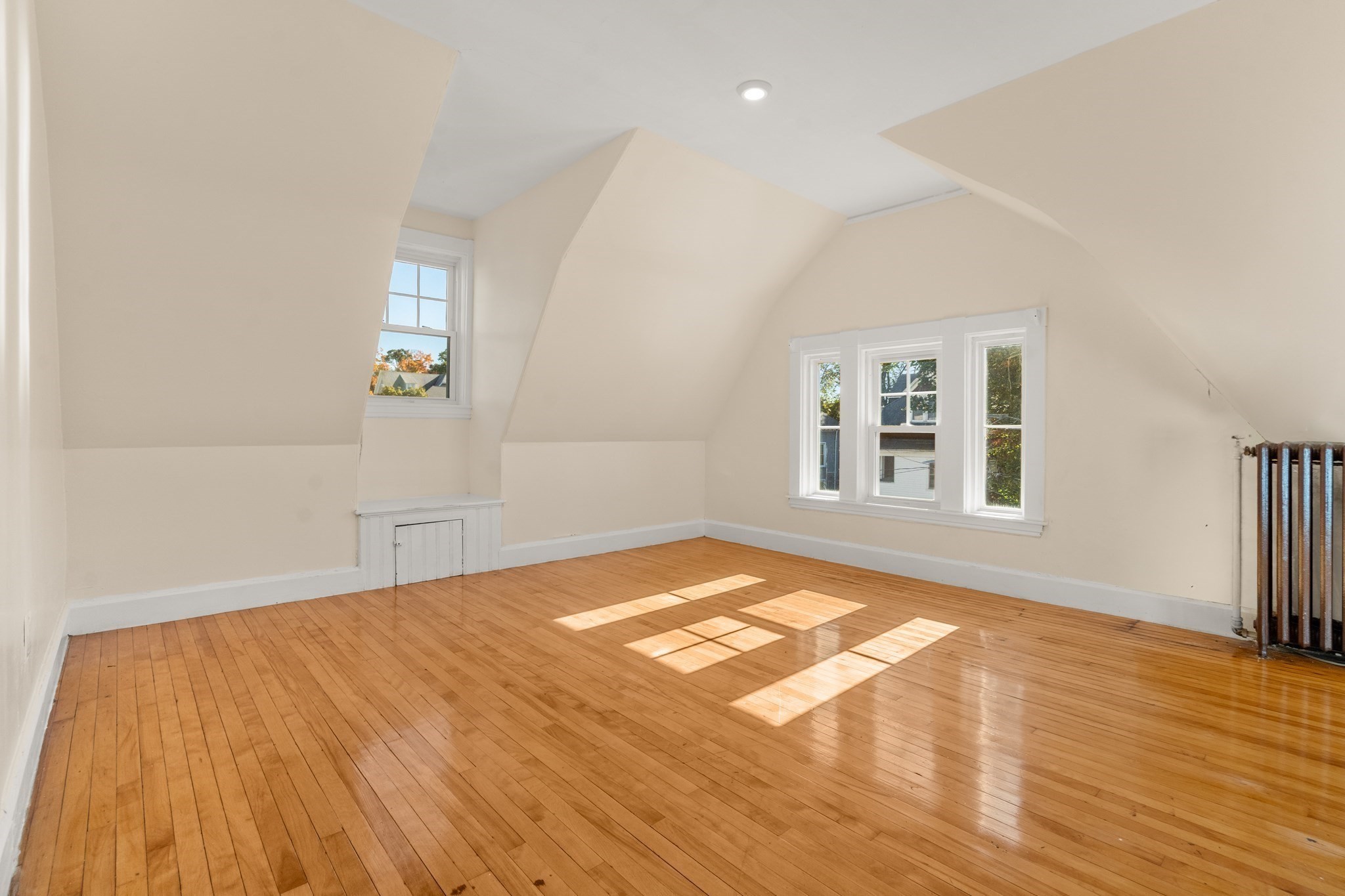26 Lawrence Ave