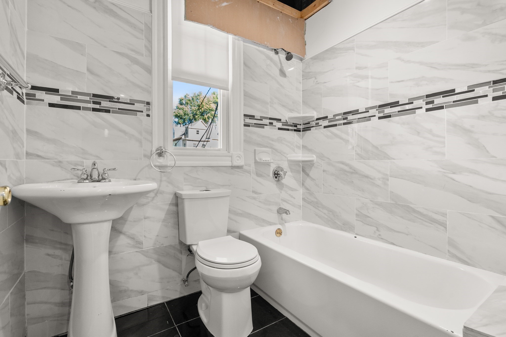 26 Lawrence Ave