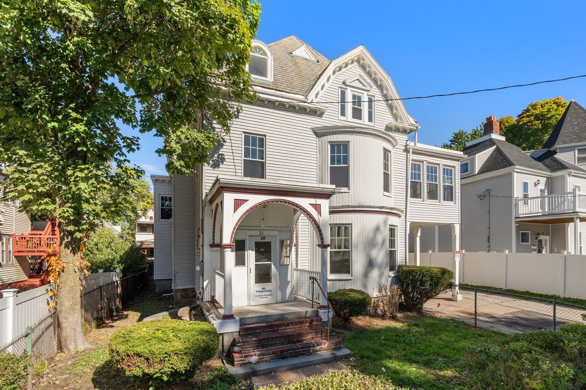 26 Lawrence Ave