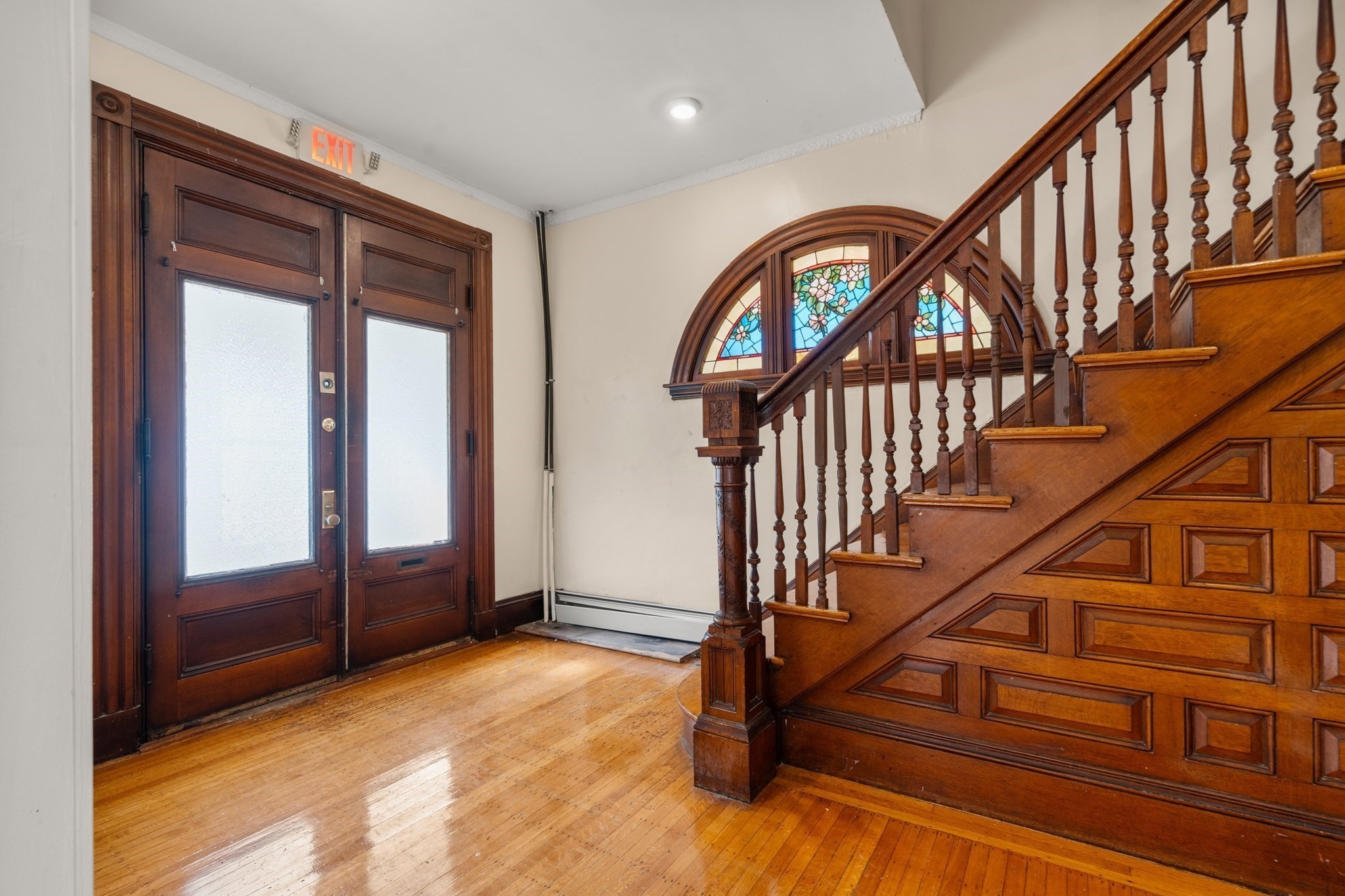 26 Lawrence Ave