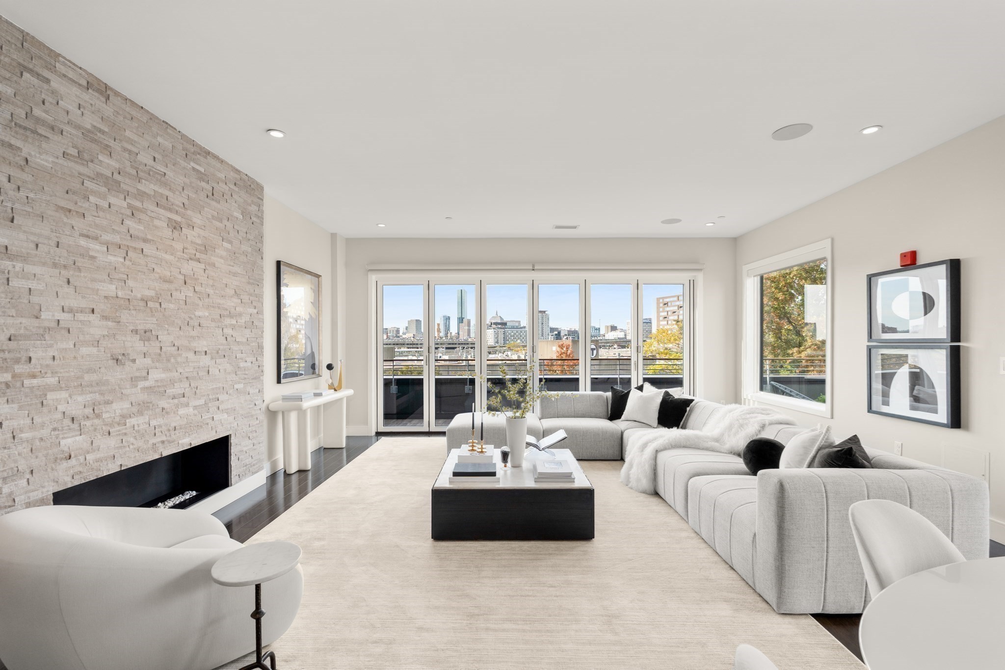 2 W 6th St # 402