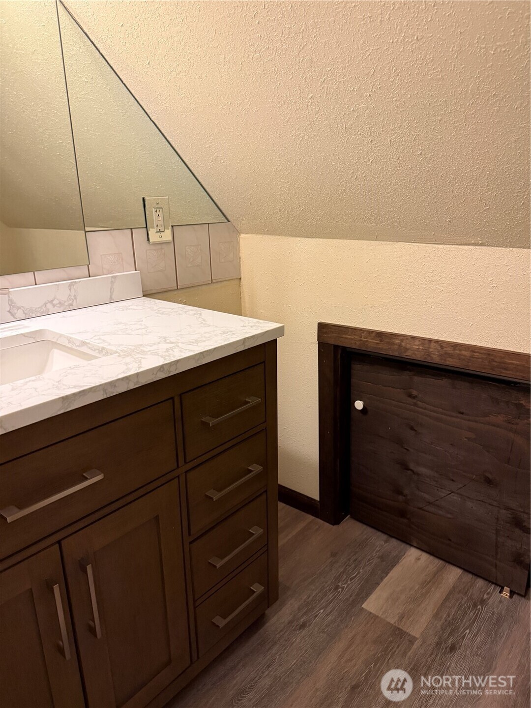 204 W Pennsylvania Avenue Unit: 4