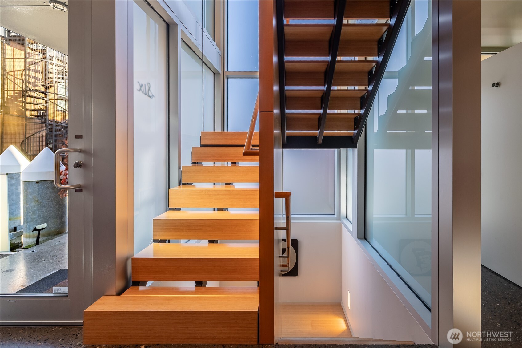 2369 Fairview Avenue E Unit: 6