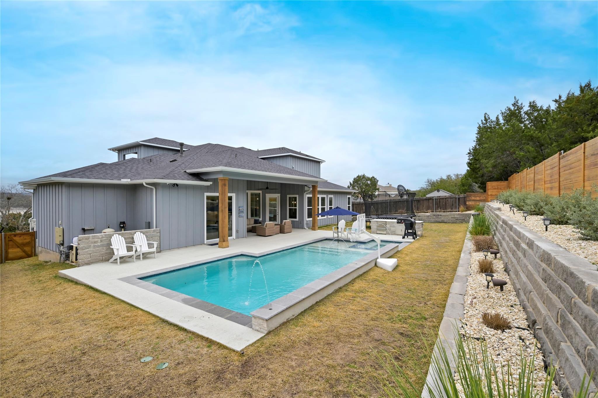 233 Lakefront DR
