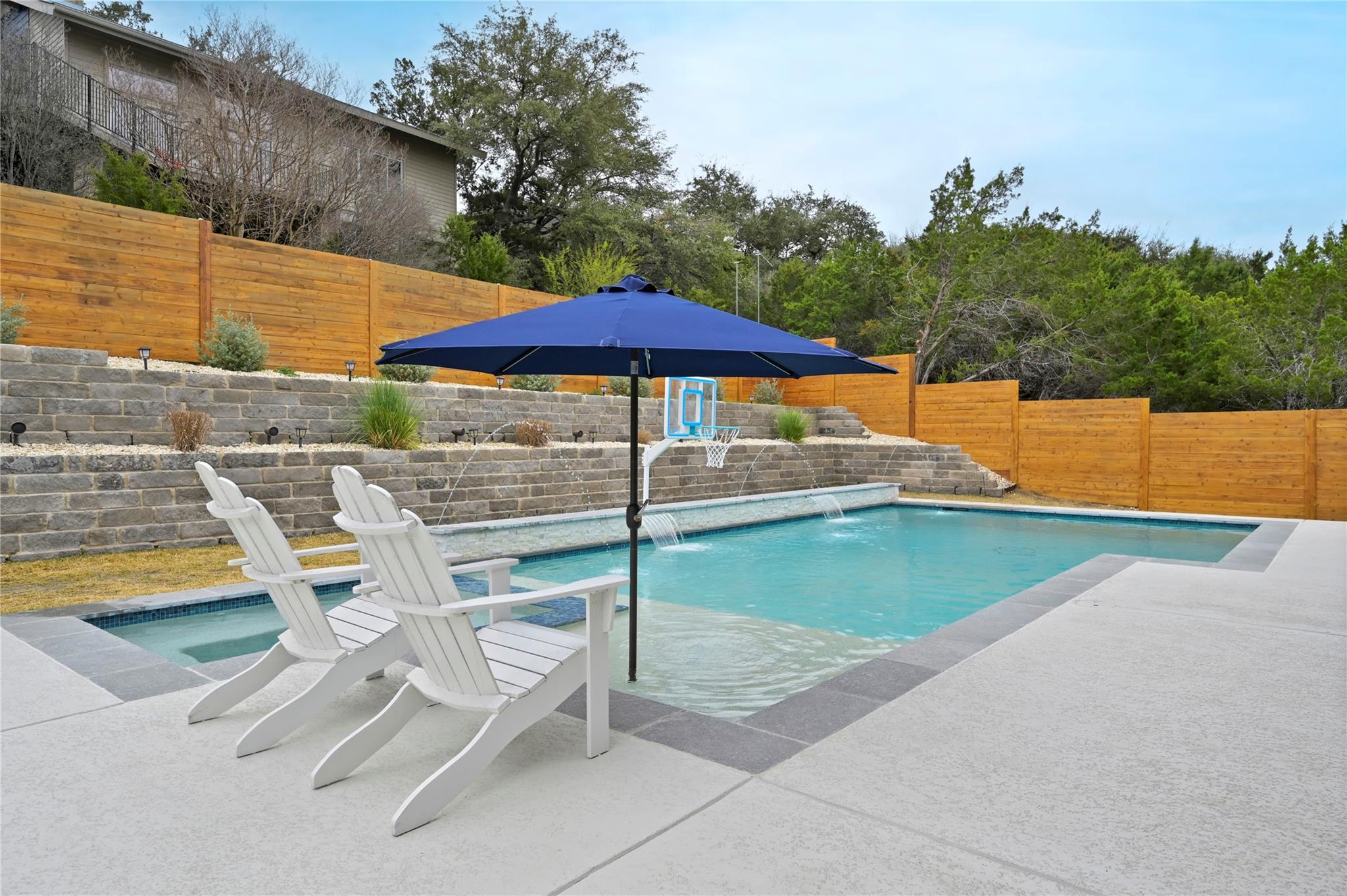 233 Lakefront DR