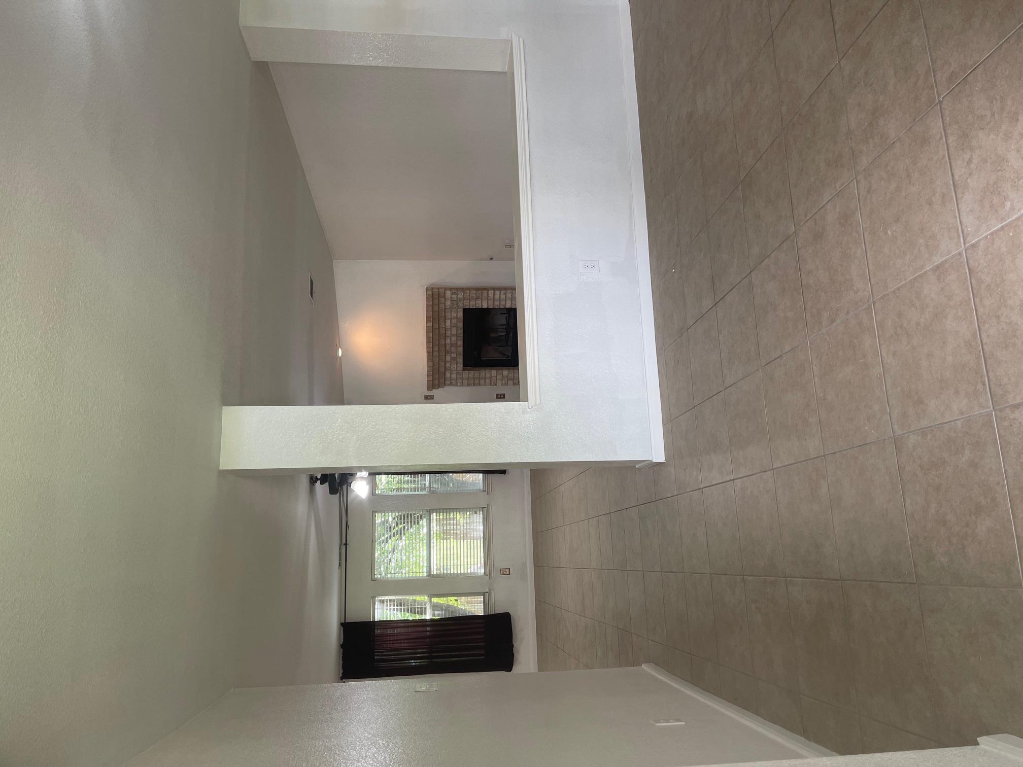 1427 Newbury ST