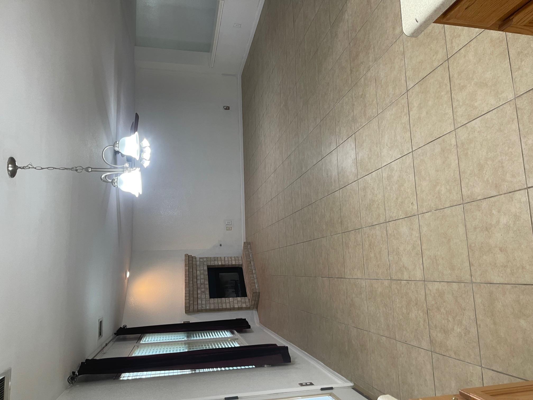 1427 Newbury ST
