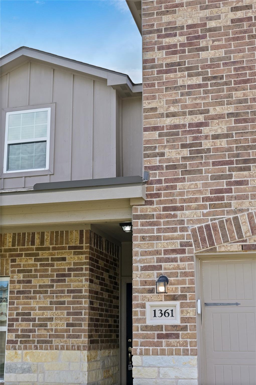 1361 Violet LN