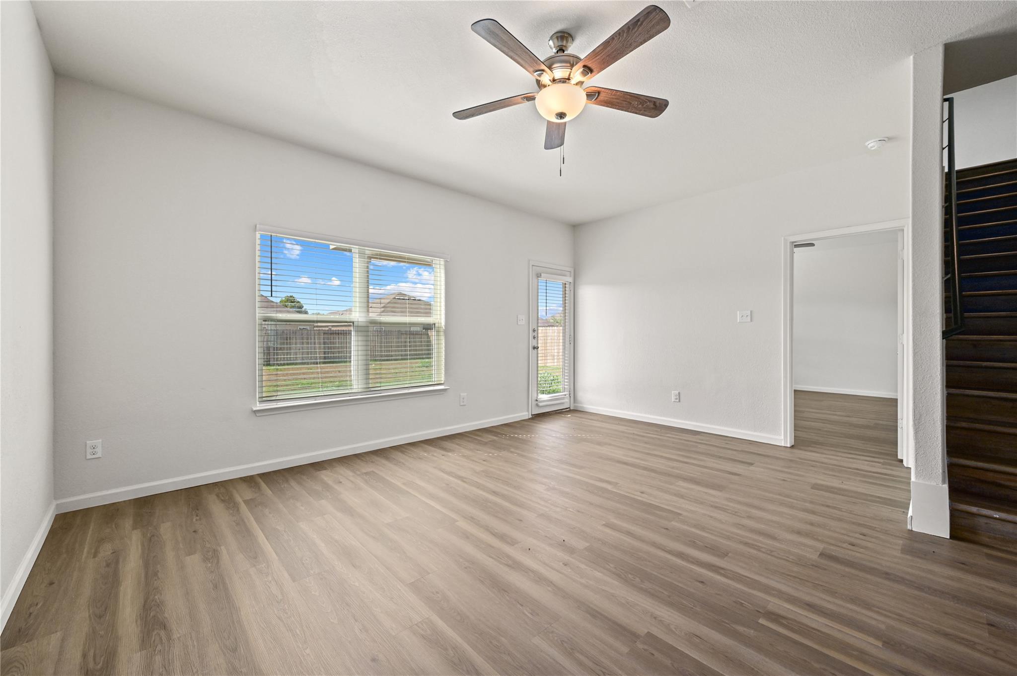 1361 Violet LN