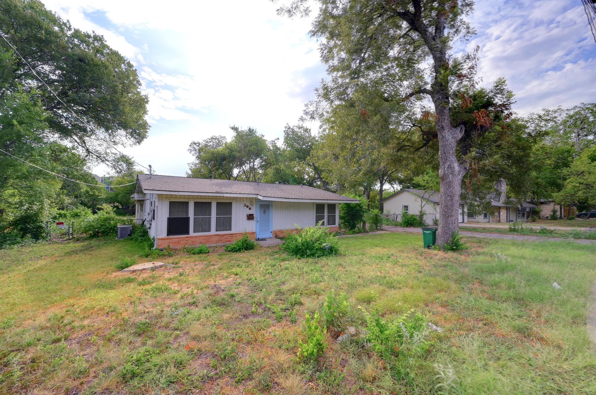 300 Pecan DR