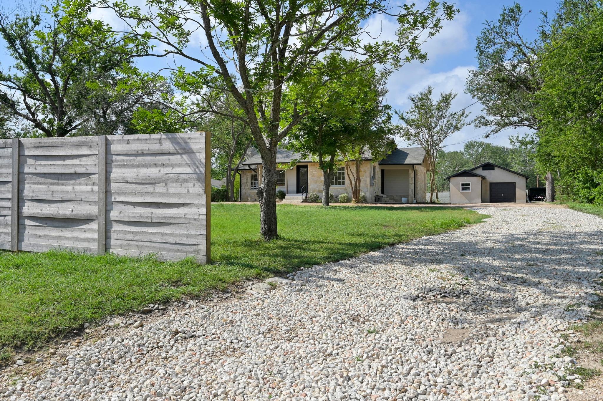 3501 Pecan Springs RD