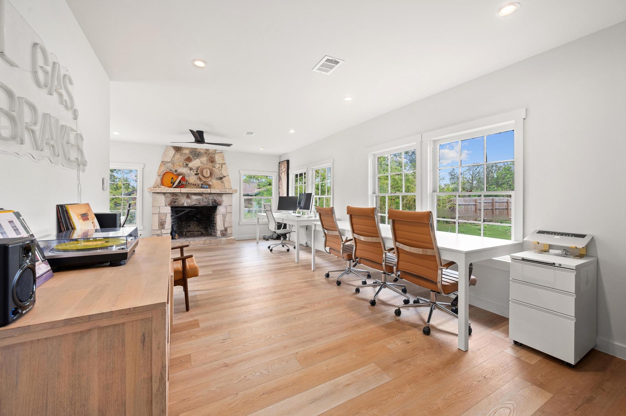 3501 Pecan Springs RD