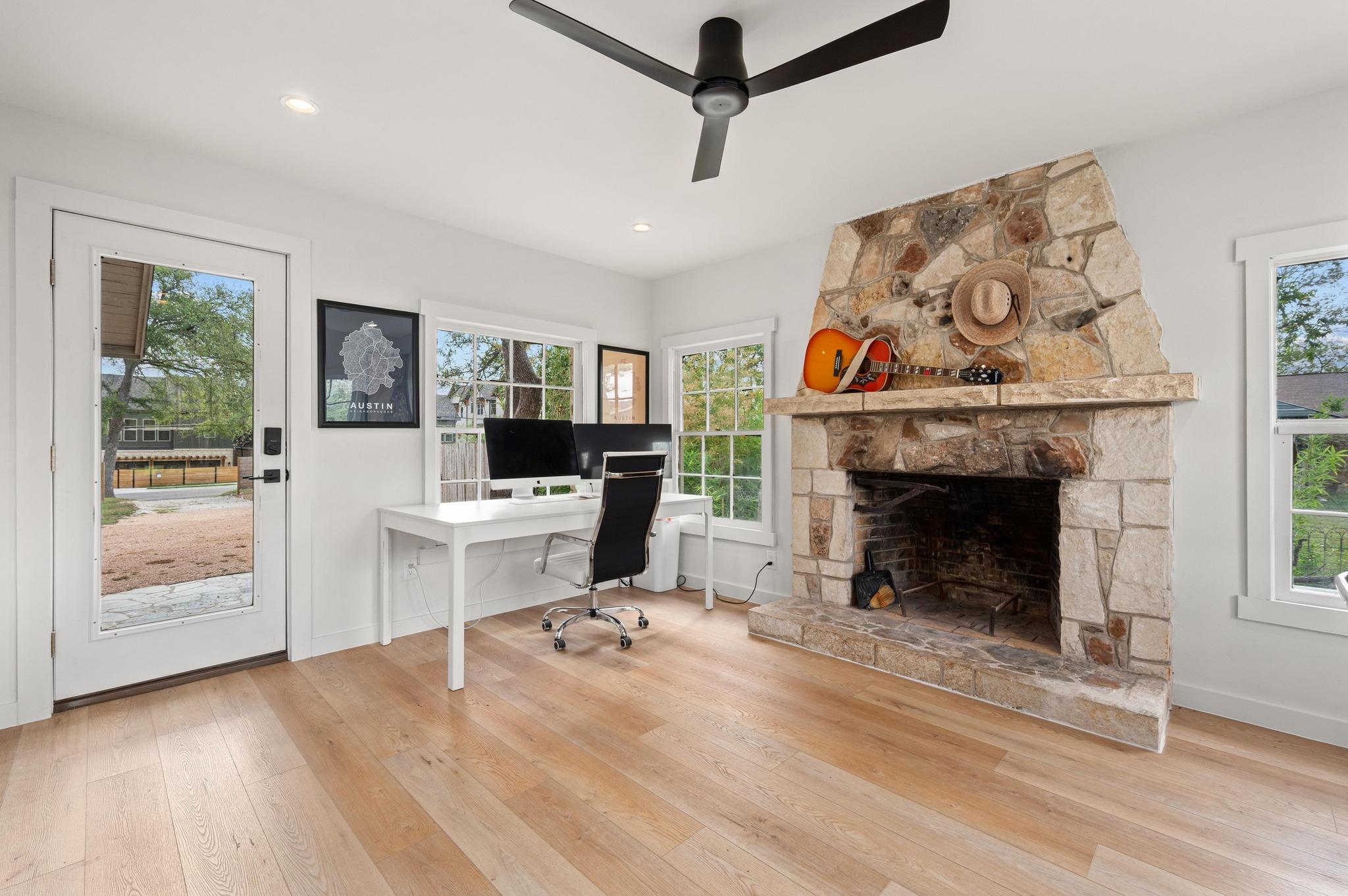 3501 Pecan Springs RD