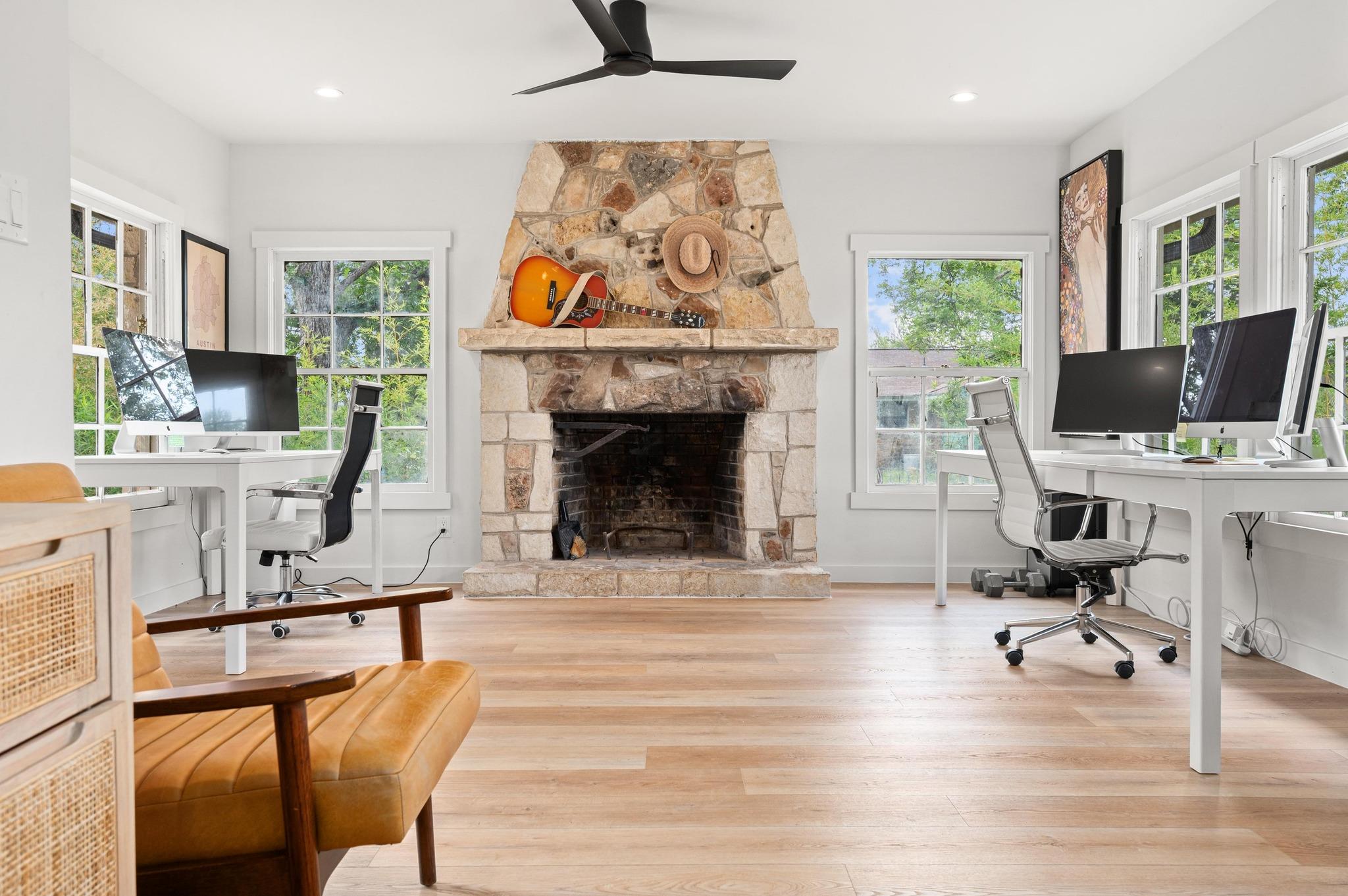 3501 Pecan Springs RD