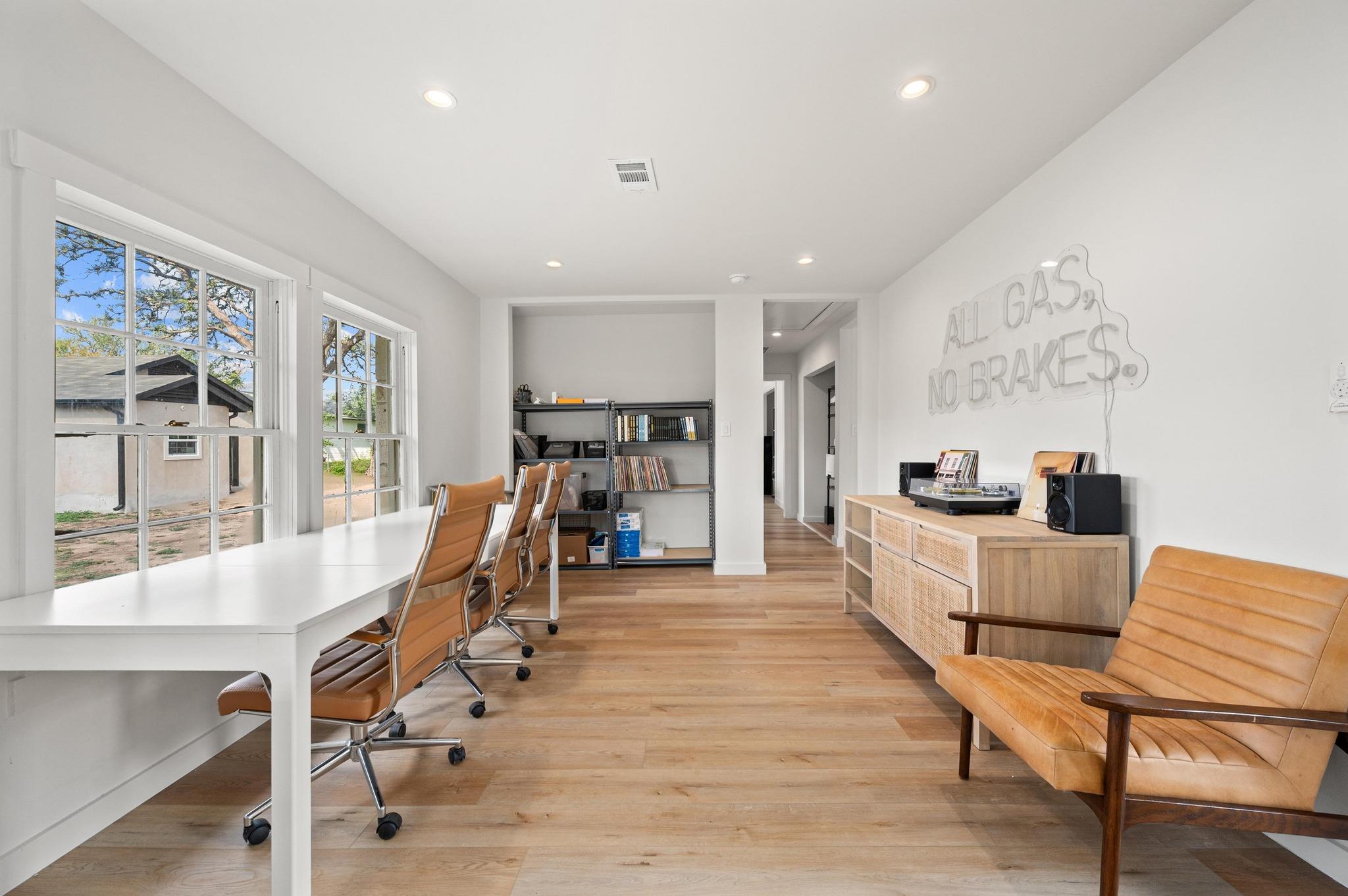 3501 Pecan Springs RD