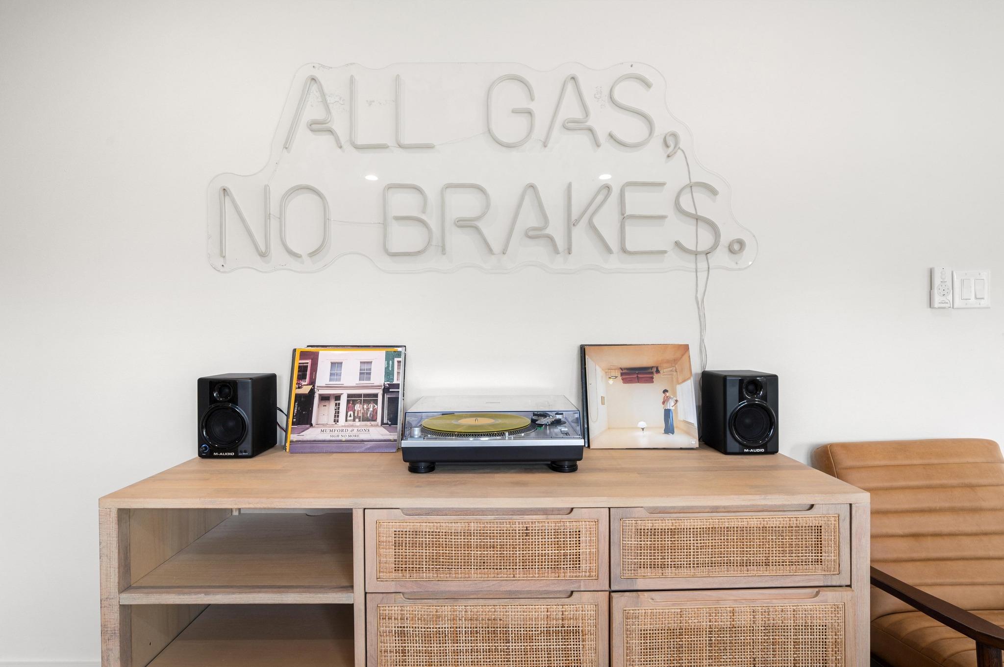 3501 Pecan Springs RD