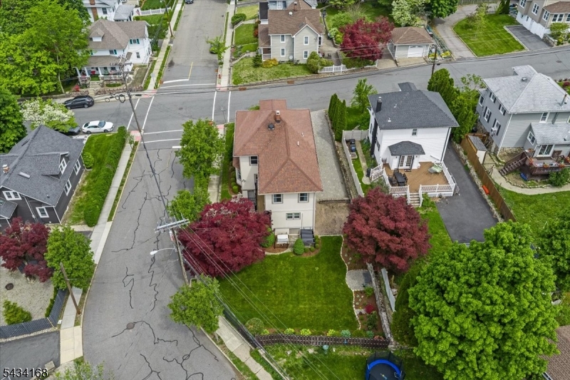 303 Highland Ave