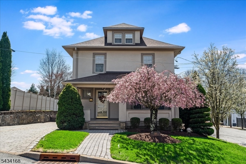 303 Highland Ave