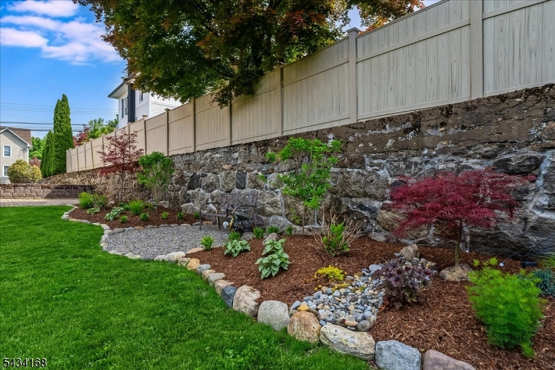 303 Highland Ave