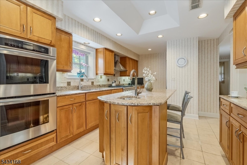 303 Highland Ave