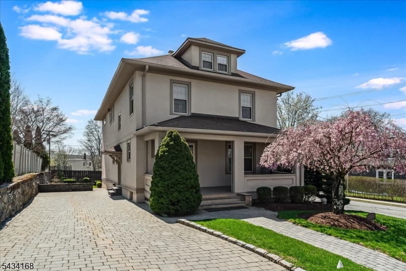 303 Highland Ave