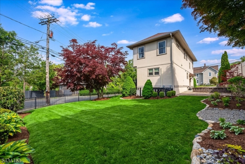 303 Highland Ave