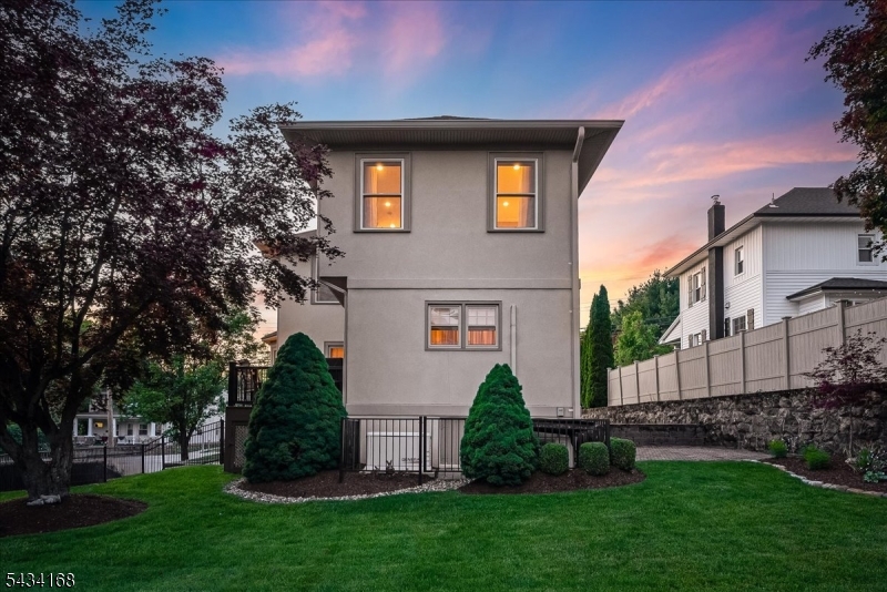 303 Highland Ave
