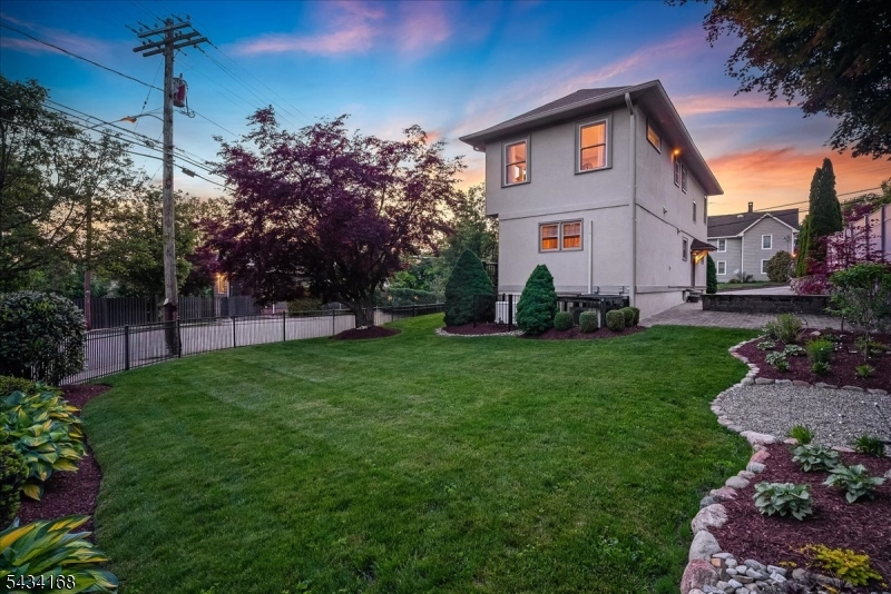 303 Highland Ave