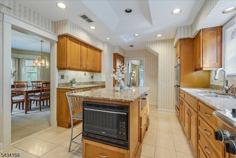 303 Highland Ave