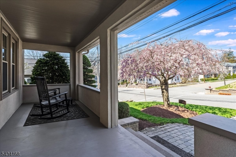 303 Highland Ave