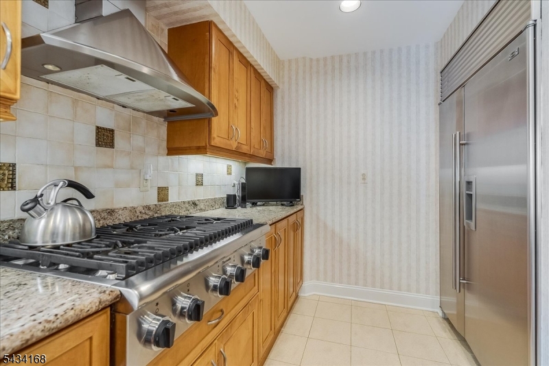 303 Highland Ave