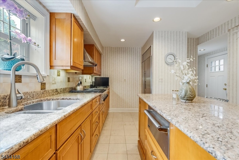 303 Highland Ave