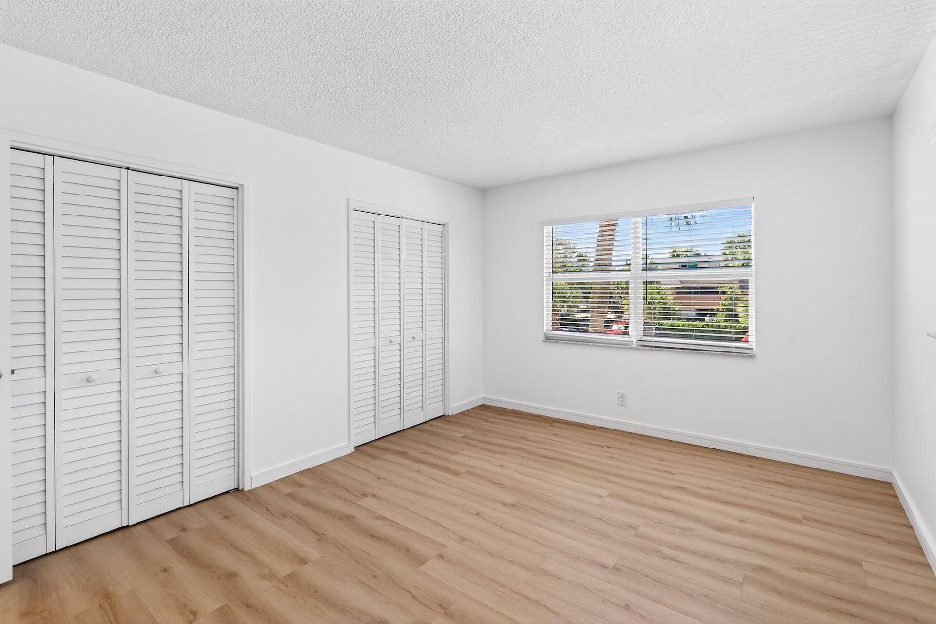 2555 NE 11th Street St NE 202