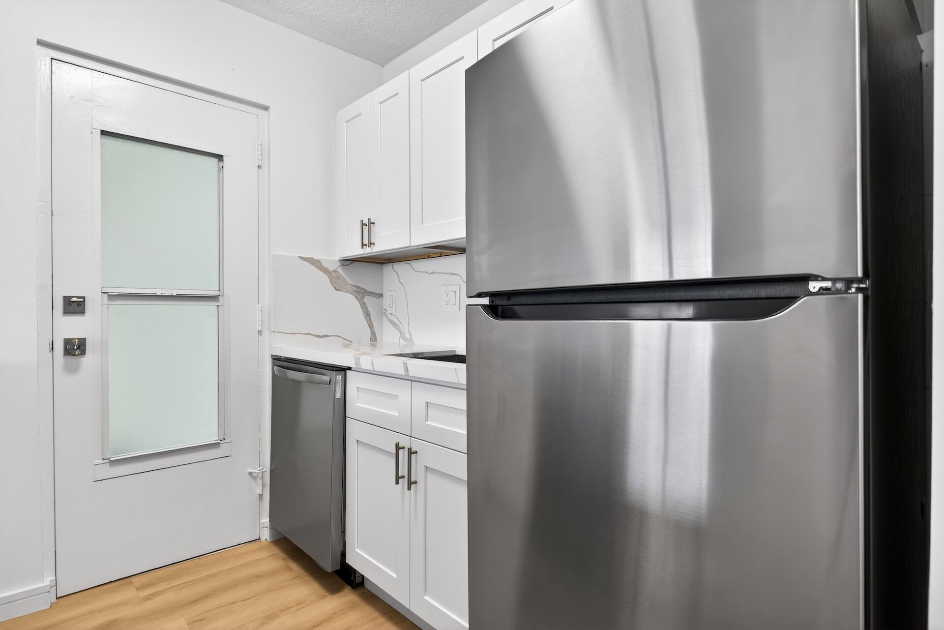 2555 NE 11th Street St NE 202