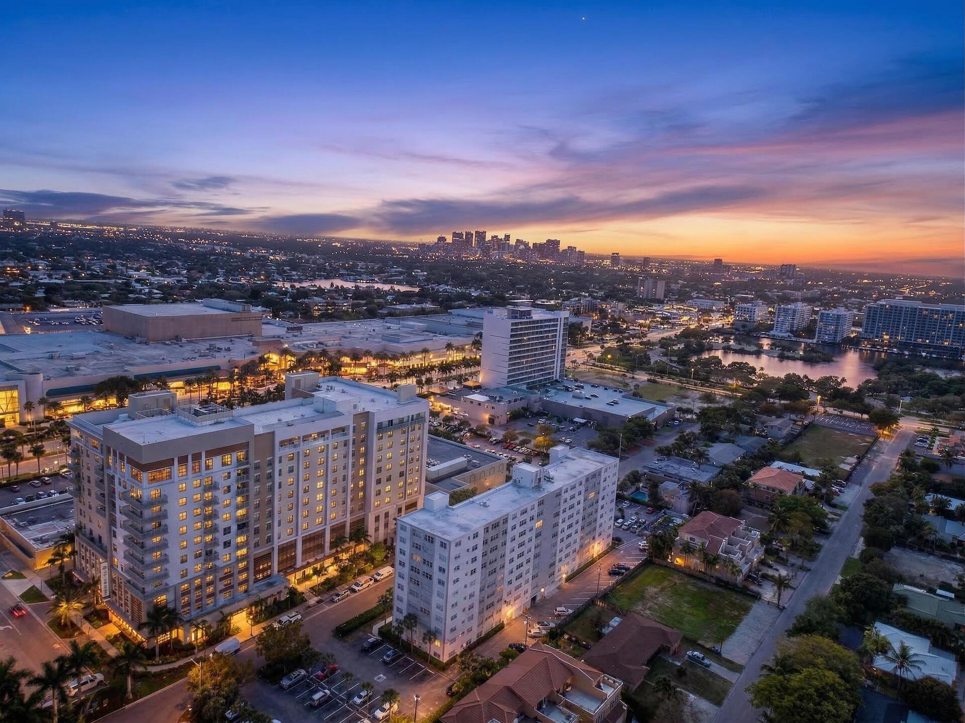 2555 NE 11th Street St NE 202