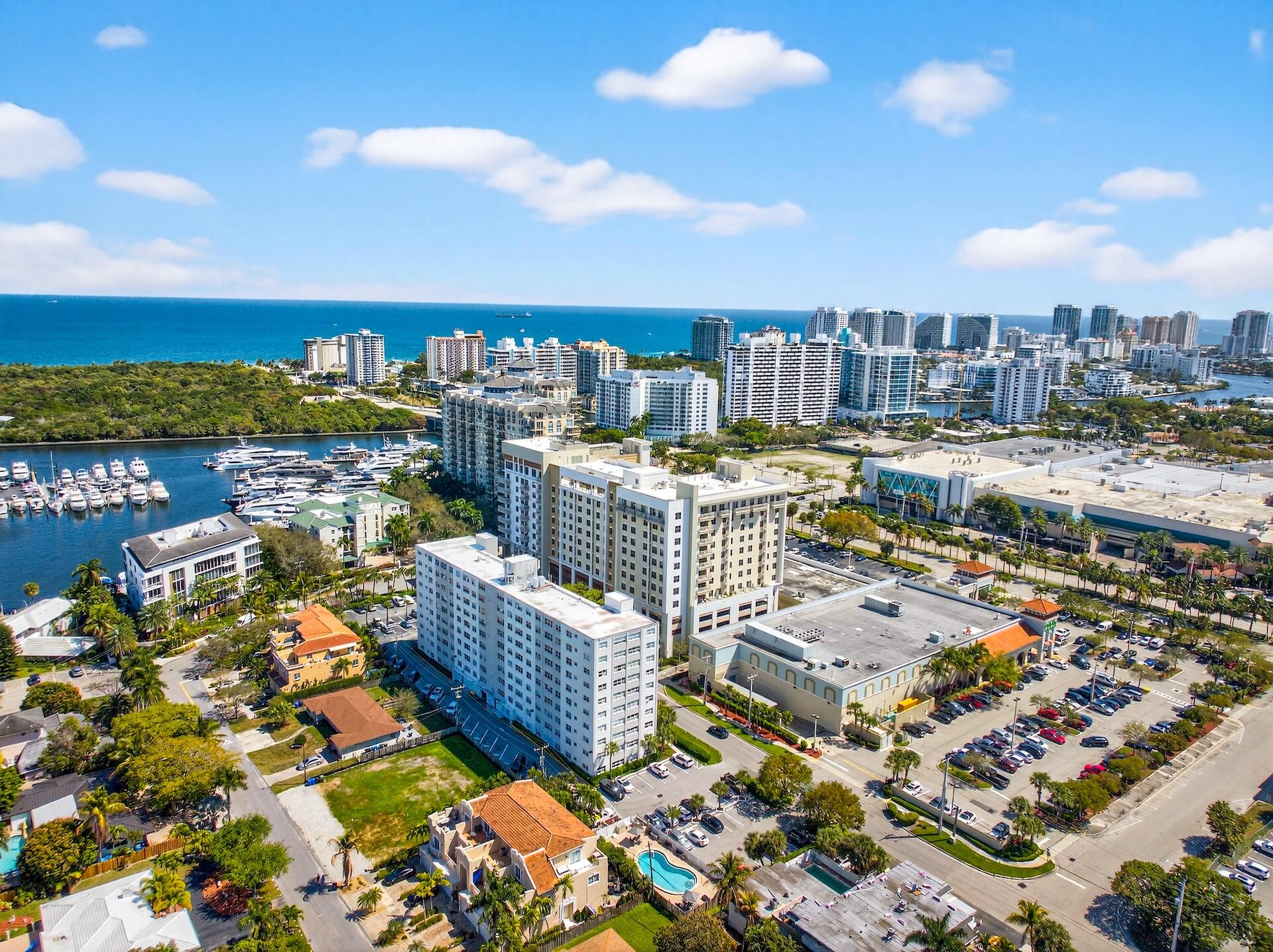 2555 NE 11th Street St NE 202