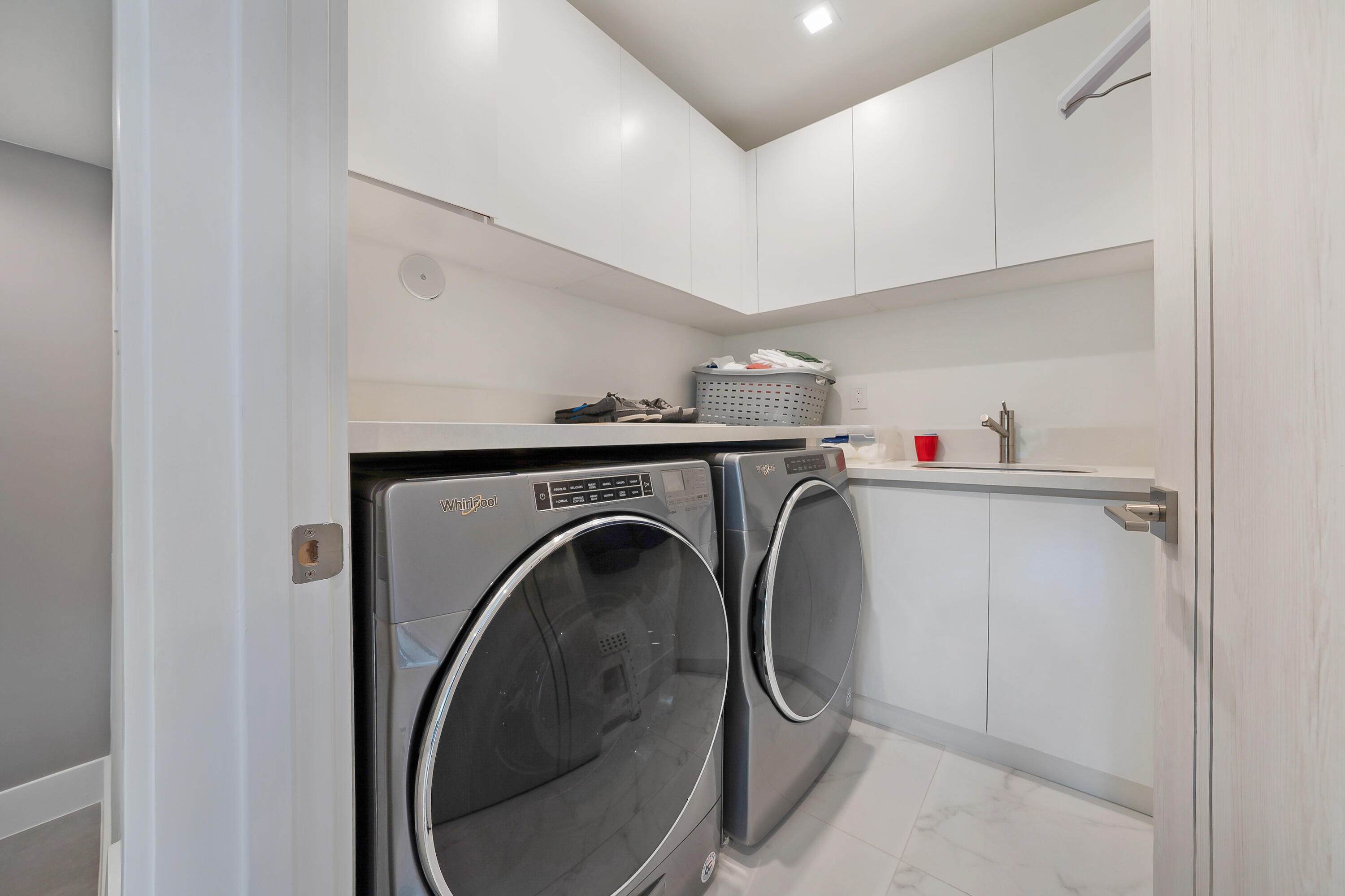 106 NE 16th Terrace