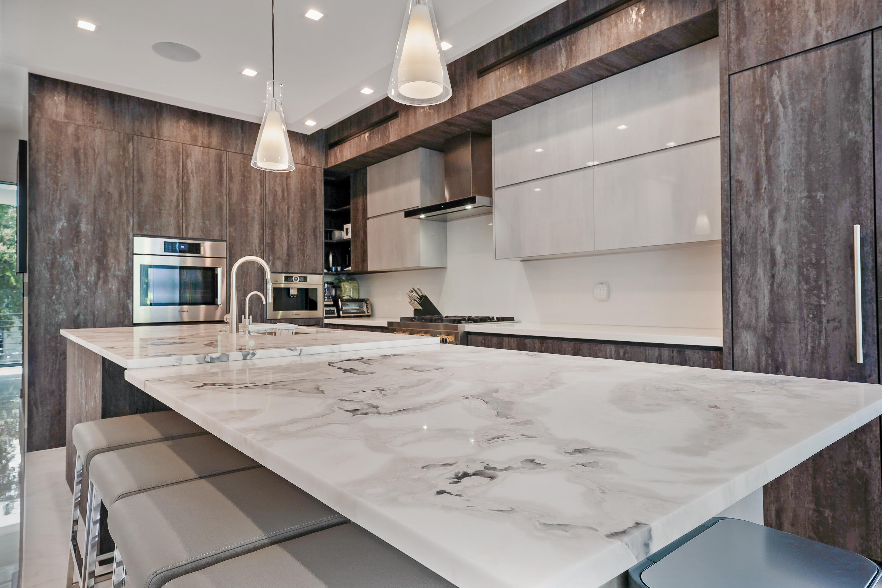 106 NE 16th Terrace